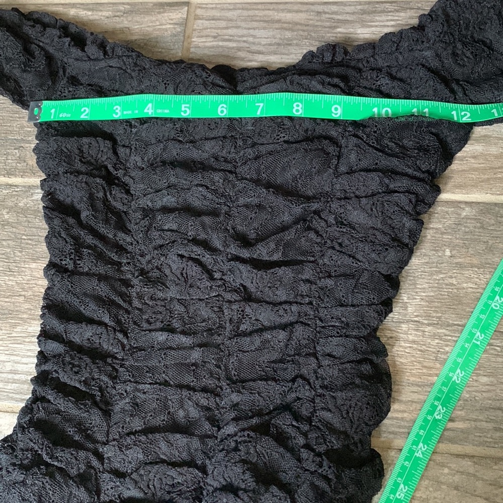 Forever 21 off shoulder lace dress - Picture 4 of 5